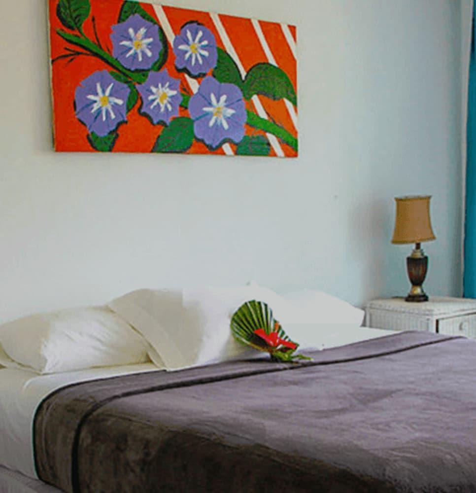 Greenwood Beach Resort Bailey Town  Экстерьер фото